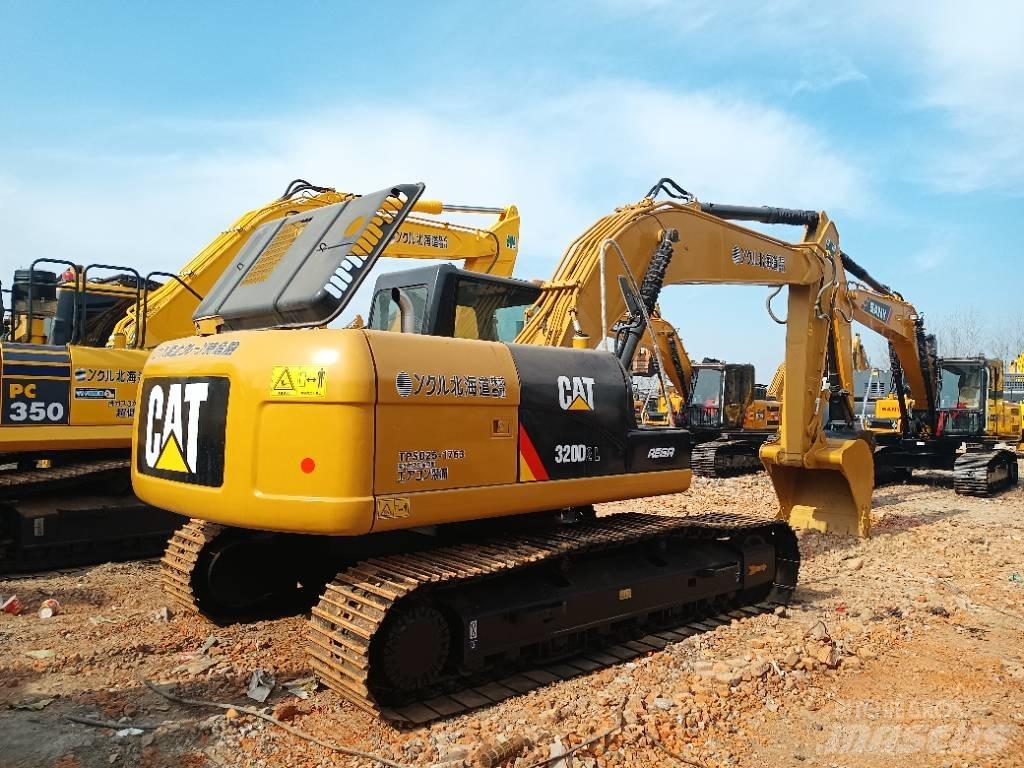 CAT 320D2 Vidēja lieluma ekskavatori 7 t - 12 t