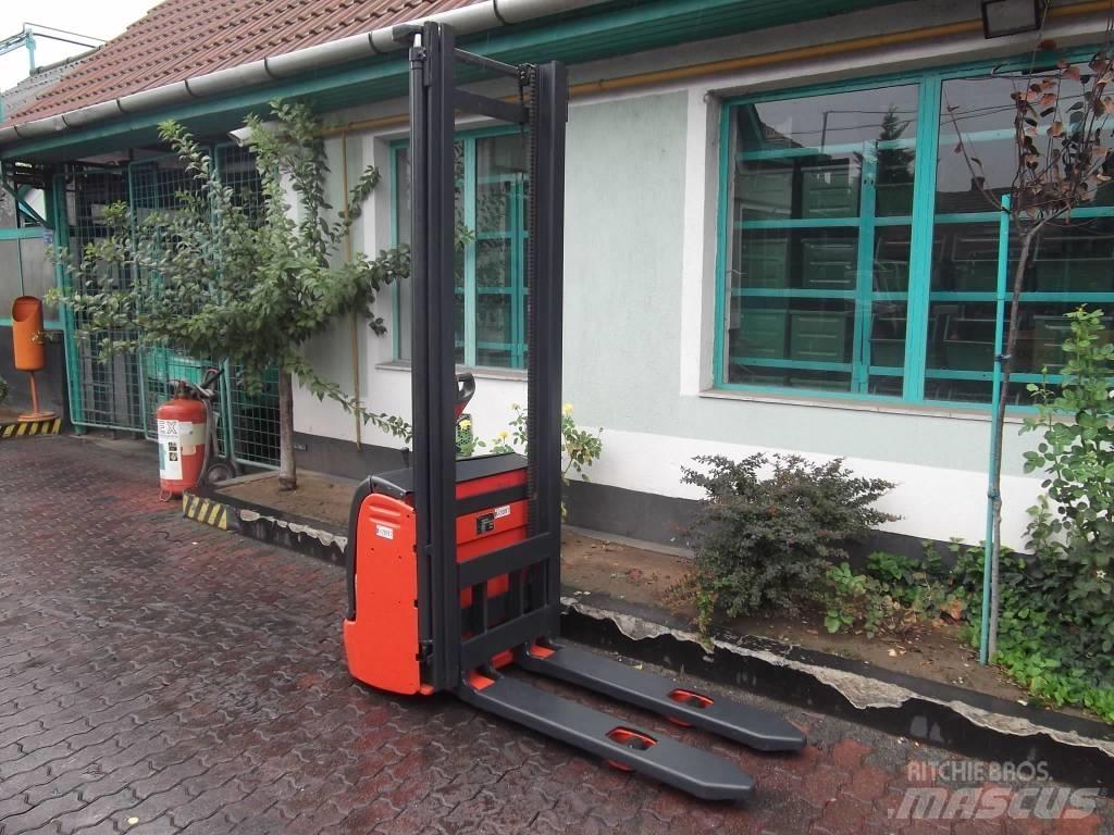 Linde L12 /379/ V-2097 Pašgājēji krautnētāji