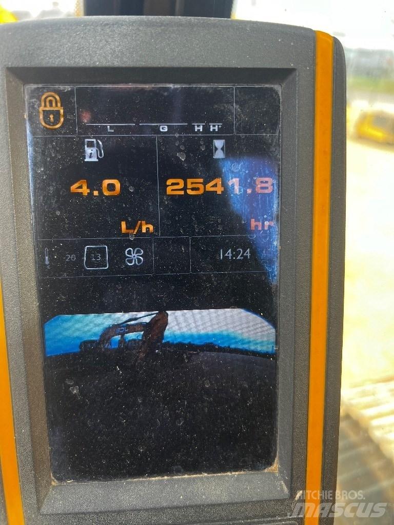 JCB JS 220 N LC Kāpurķēžu ekskavatori
