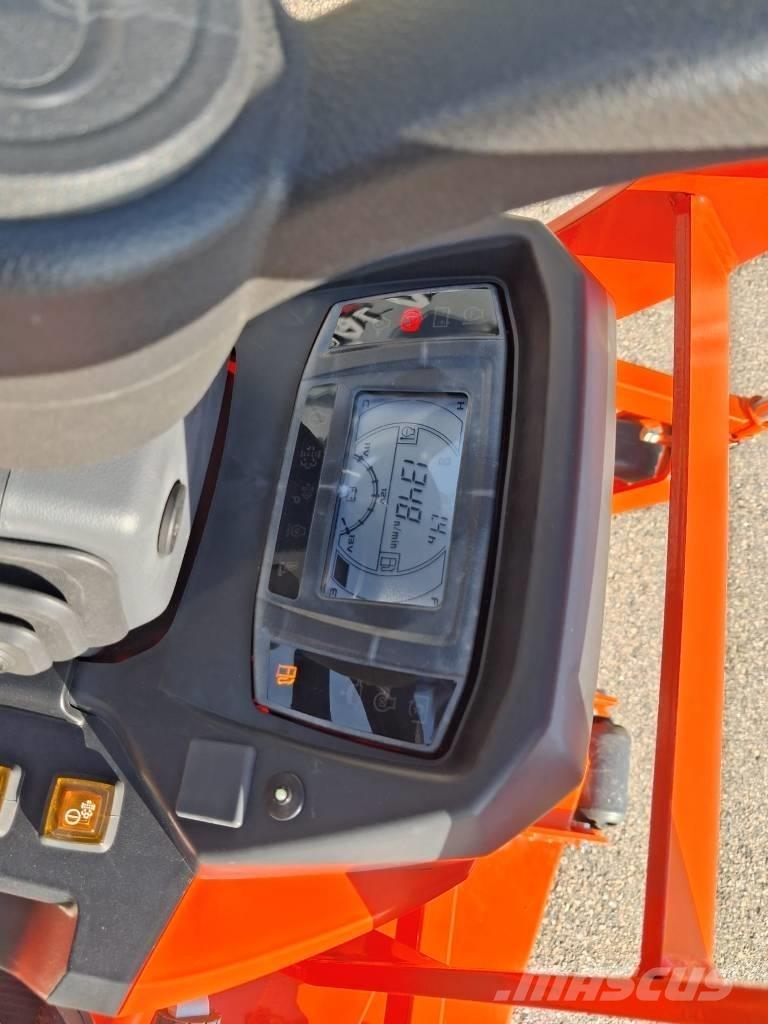 Kubota F 391 Mauriņa traktors