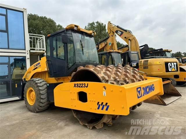 XCMG XS 223 J Vienvalča grunts veltņi