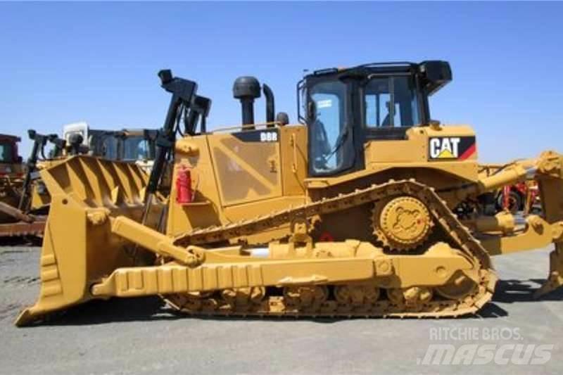 CAT D8R Kāpurķēžu buldozeri