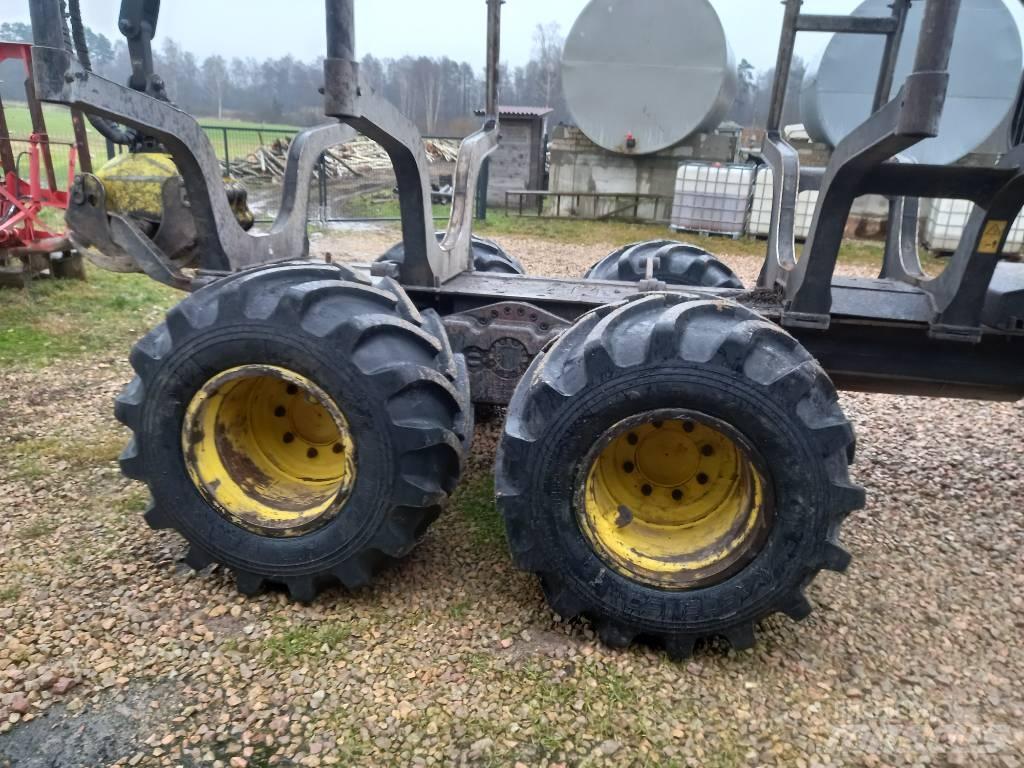 John Deere 810E Forvarderi