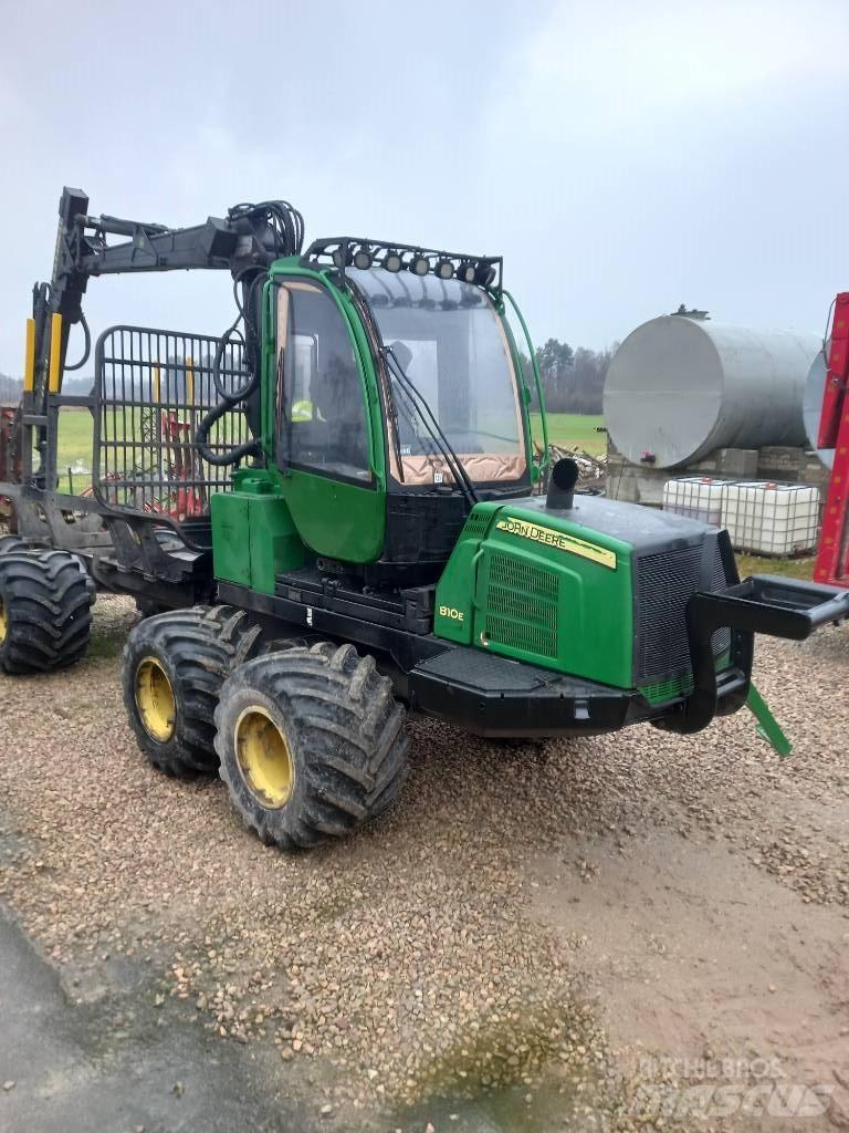John Deere 810E Forvarderi
