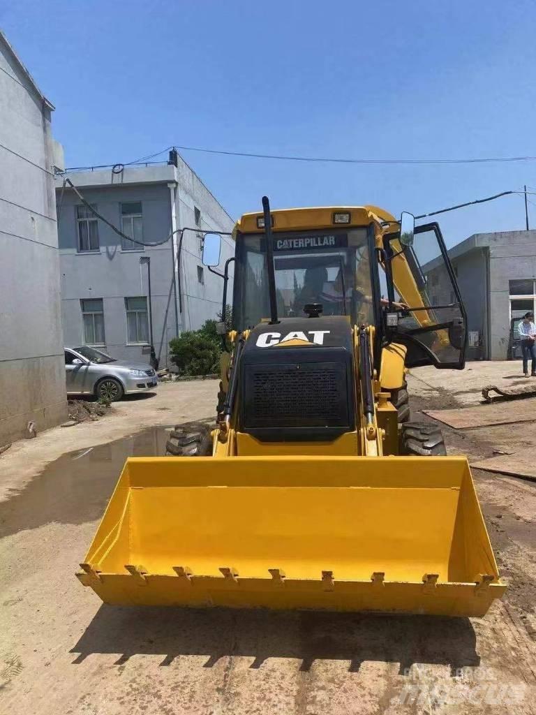 CAT 420F Ekskavatori-iekrāvēji