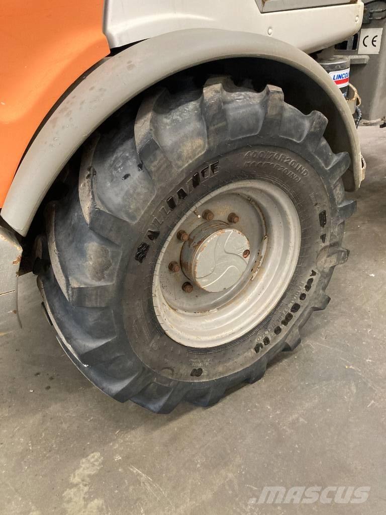 Atlas 65 Iekrāvēji uz riteņiem