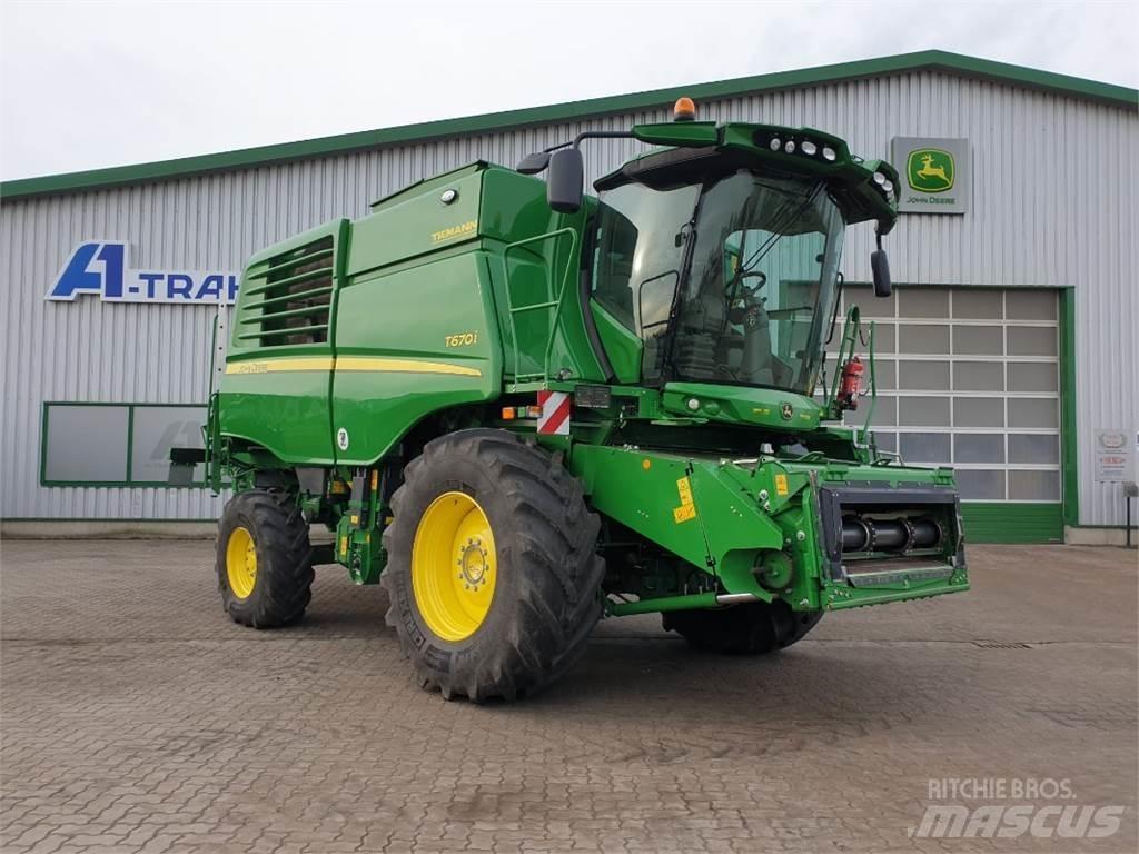 John Deere T670 Ražas novākšanas kombaini