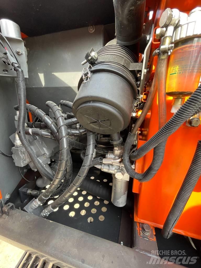 Hitachi Zaxis 70 Kāpurķēžu ekskavatori