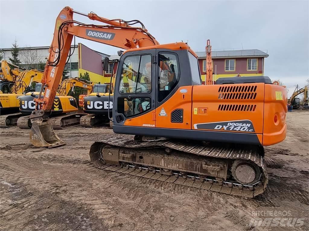 Doosan DX 140 LC-3 Kāpurķēžu ekskavatori