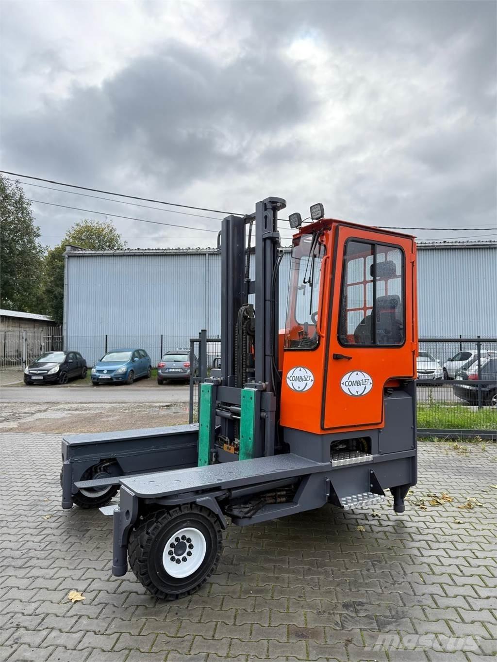 Combilift C5000 XL Četru virzienu krāvēji