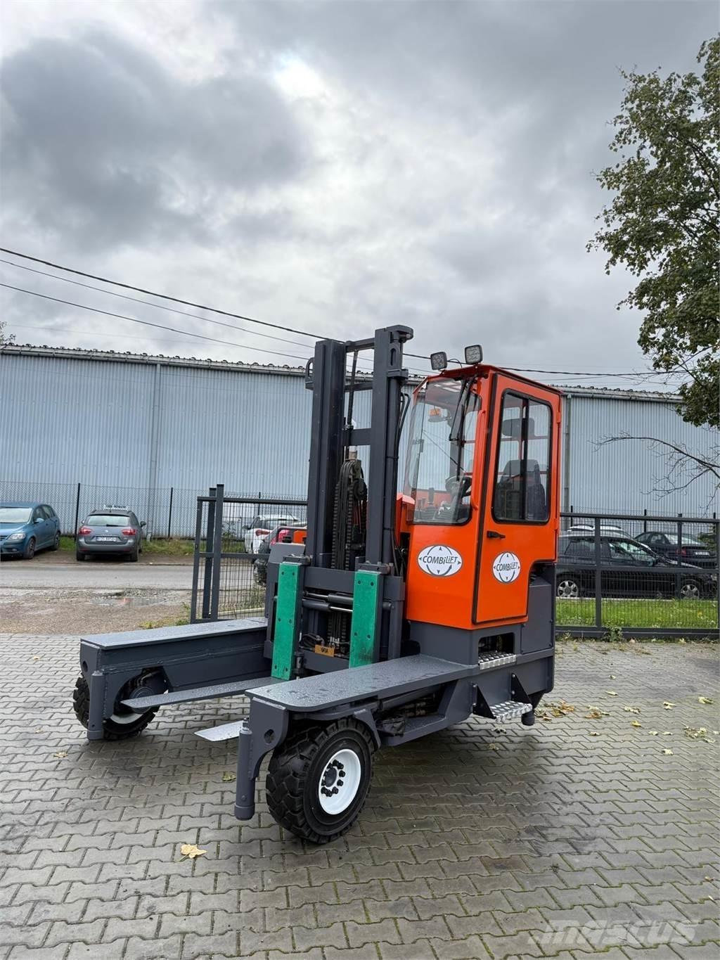 Combilift C5000 XL Četru virzienu krāvēji
