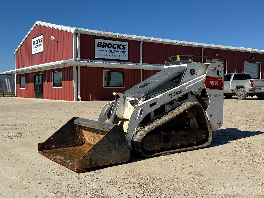 Bobcat MT 85 Lietoti riteņu kompaktiekrāvēji