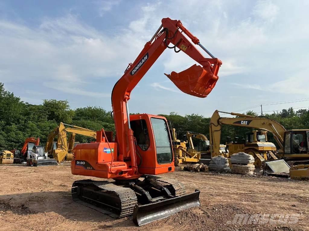 Doosan DH 80 Kāpurķēžu ekskavatori
