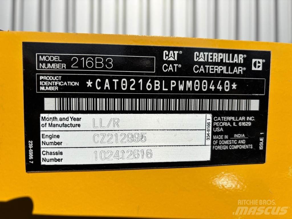CAT 216B3 Iekrāvēji uz riteņiem