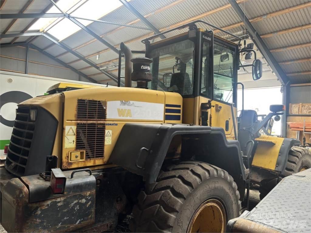 Komatsu WA250PZ-5 Iekrāvēji uz riteņiem