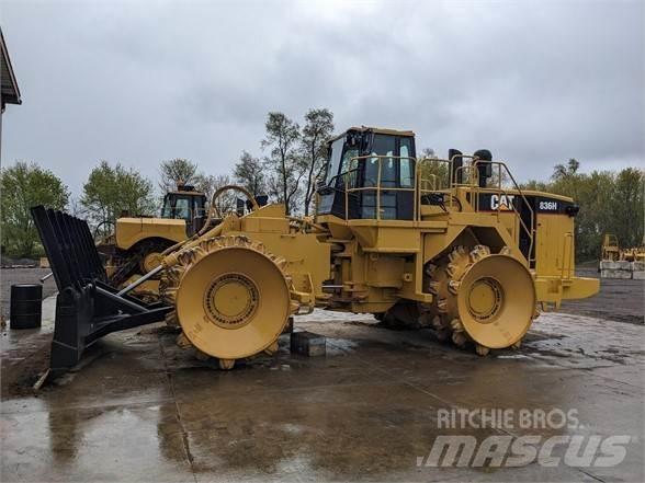 CAT 836H Atkritumu preses