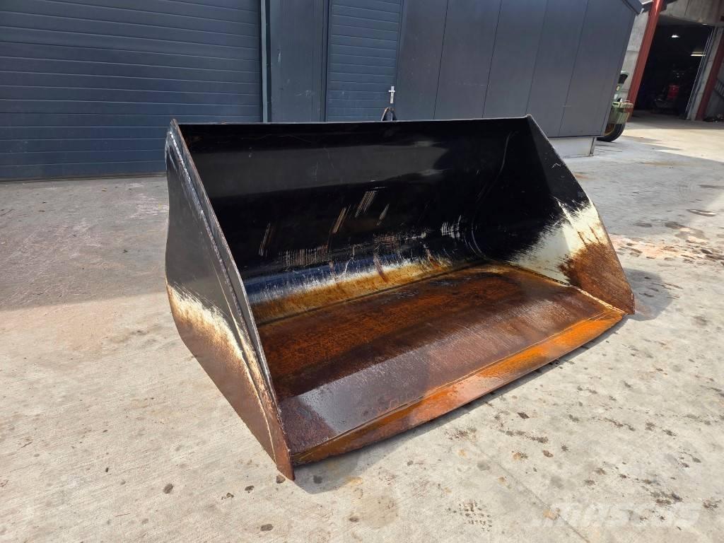 JLG 2450 / 2400 Frontālo iekrāvēju papildaprīkojums