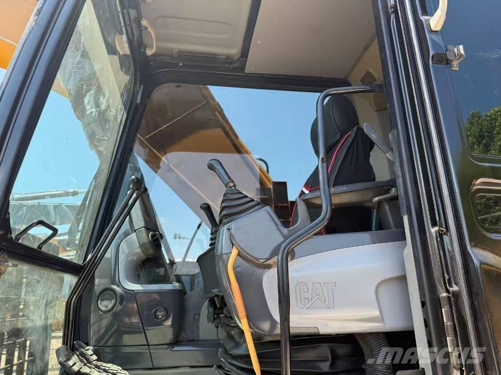 CAT 320 D Kāpurķēžu ekskavatori