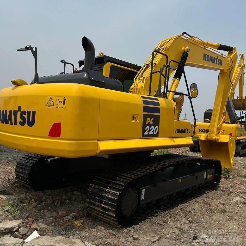 Komatsu 220-8 Kāpurķēžu ekskavatori