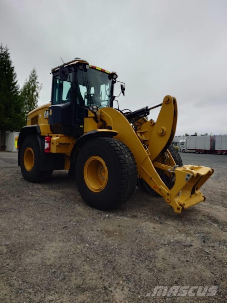 CAT 926M Iekrāvēji uz riteņiem