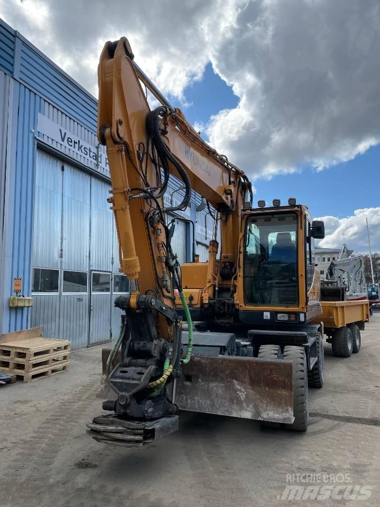 Hyundai 160W-9A Ekskavatori uz riteņiem