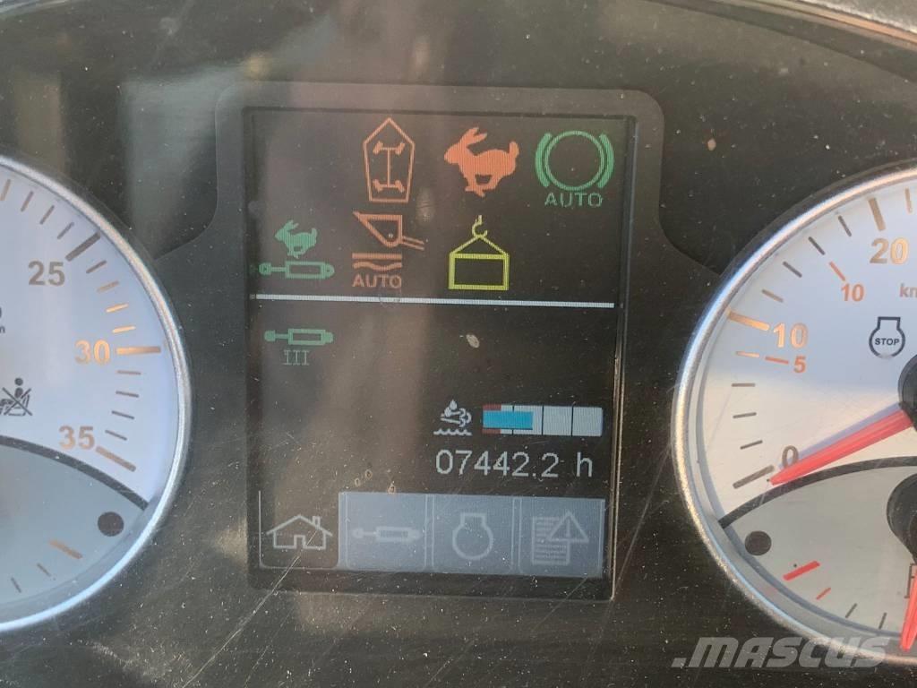 CLAAS Scorpion 732 Lauksaimniecības pacēlāji