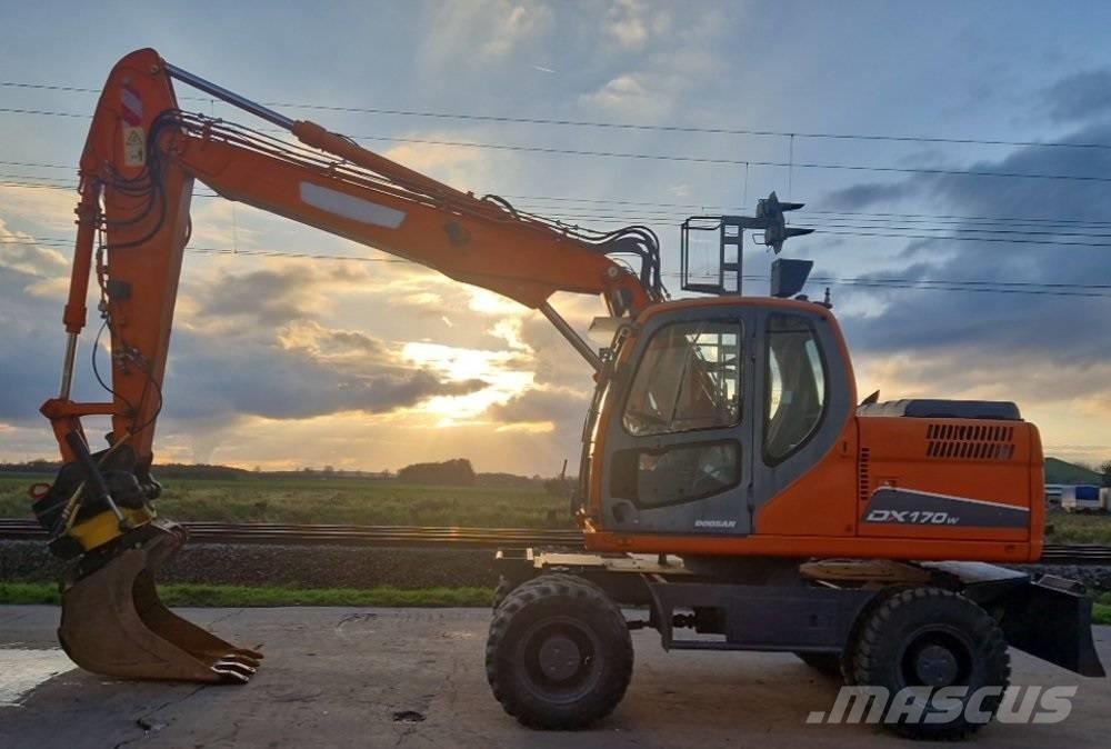 Doosan DX 170 W Ekskavatori uz riteņiem