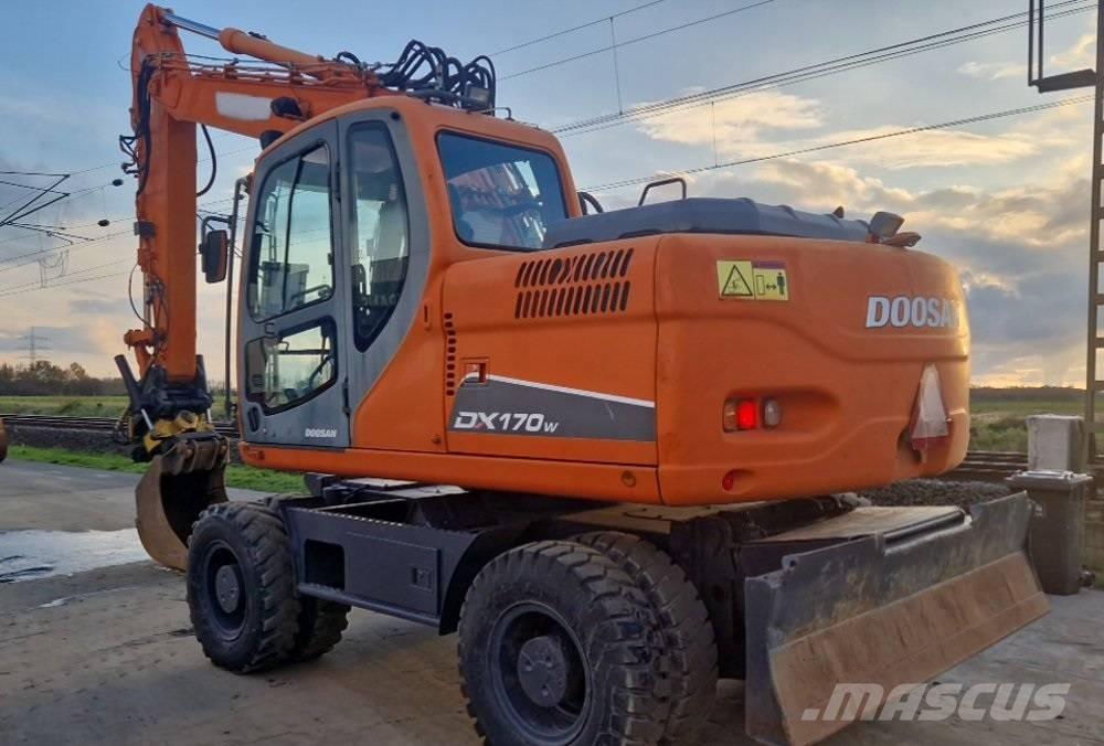 Doosan DX 170 W Ekskavatori uz riteņiem