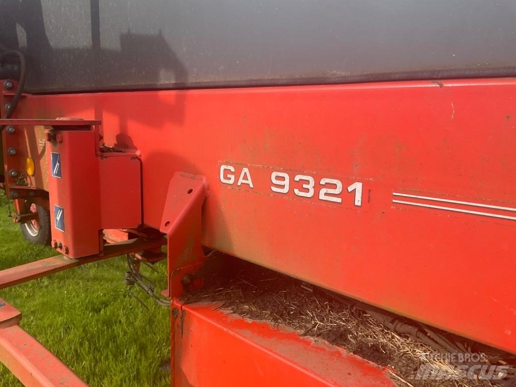 Kuhn Ga 9321 Grābekļi un siena ārdītāji
