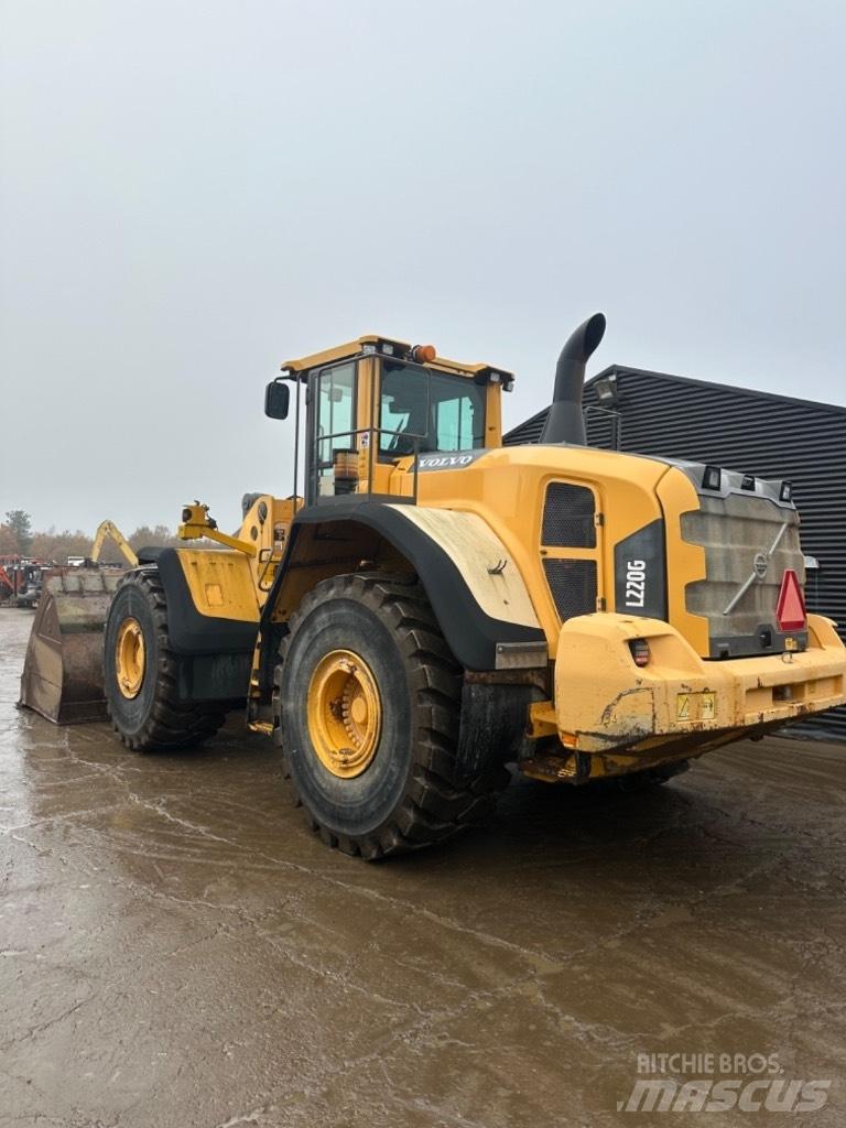 Volvo L 220 G Iekrāvēji uz riteņiem