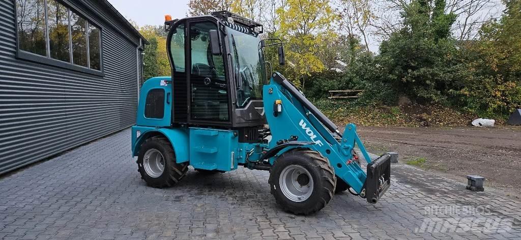 Wolf R906 Iekrāvēji uz riteņiem