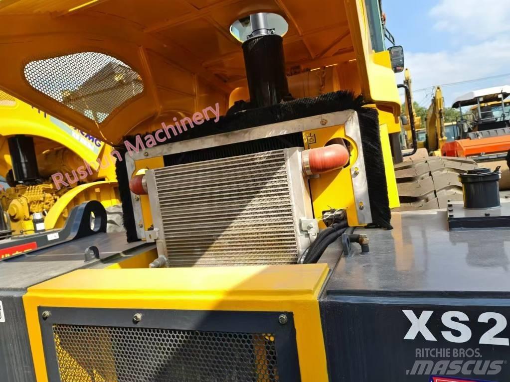 XCMG XS 263 J Vienvalča grunts veltņi