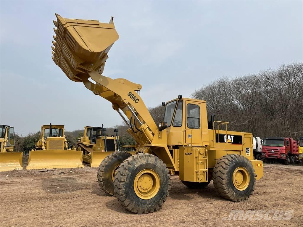 CAT 966C Iekrāvēji uz riteņiem