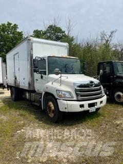 Hino 338 Furgons