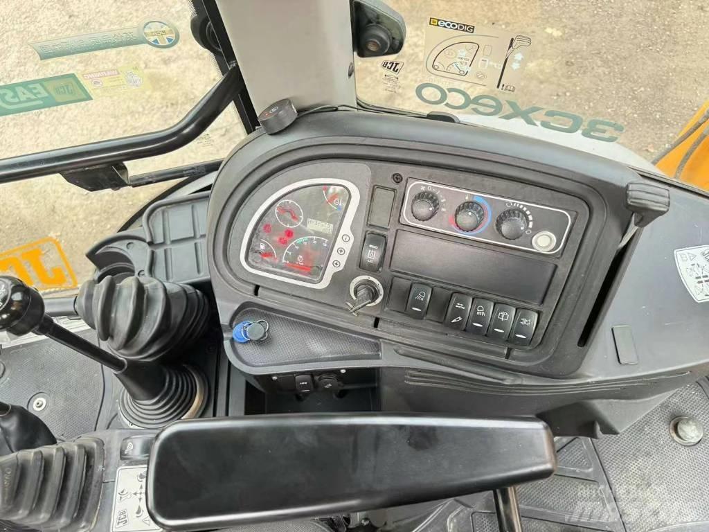 JCB 3 CX Ekskavatori uz riteņiem