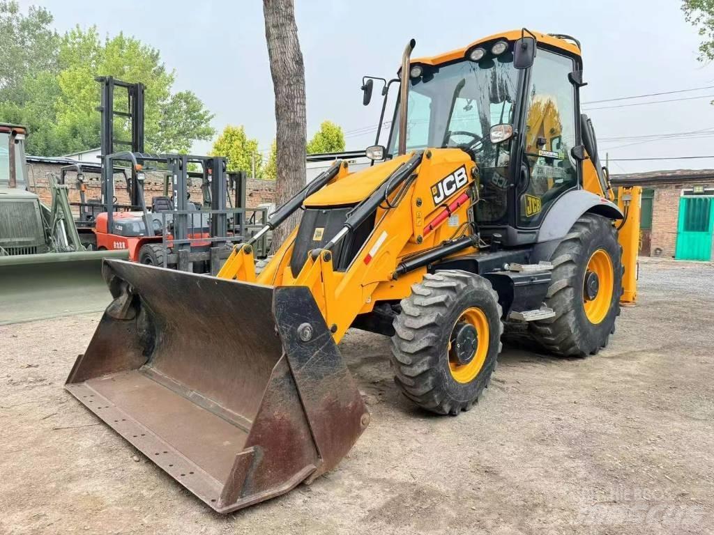 JCB 3 CX Ekskavatori uz riteņiem