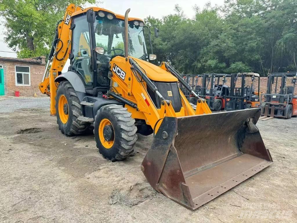 JCB 3 CX Ekskavatori uz riteņiem