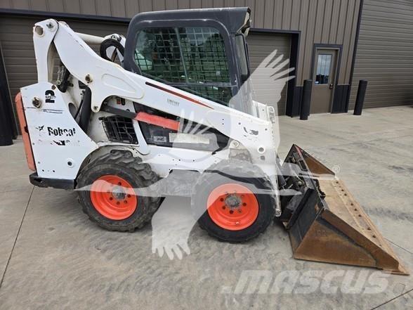 Bobcat S590 Lietoti riteņu kompaktiekrāvēji