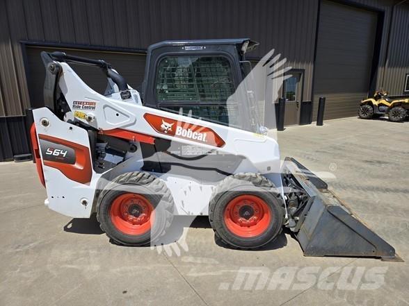 Bobcat S64 Lietoti riteņu kompaktiekrāvēji