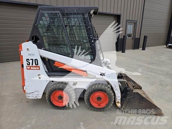 Bobcat S70 Lietoti riteņu kompaktiekrāvēji
