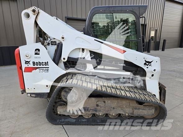 Bobcat T740 Lietoti riteņu kompaktiekrāvēji