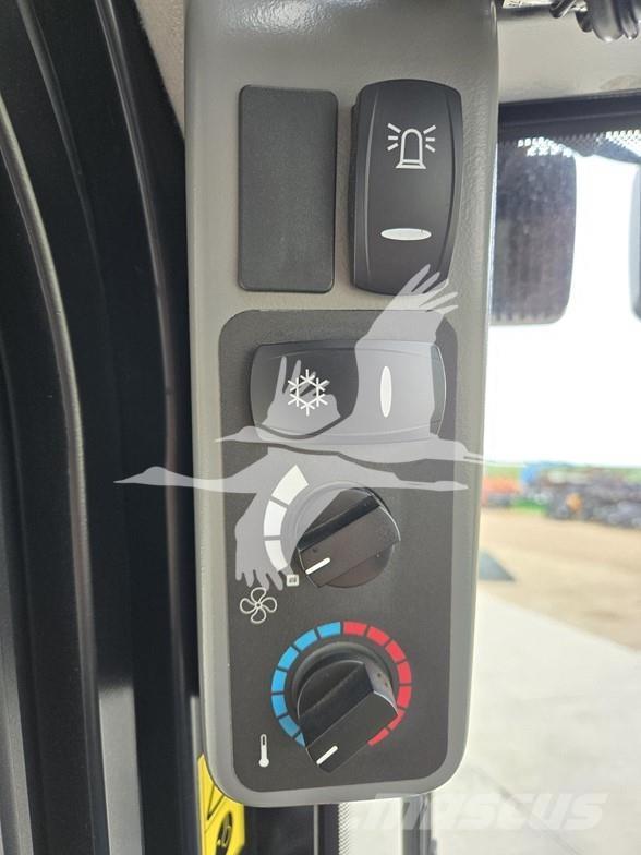 JCB 3TS-8T Lietoti riteņu kompaktiekrāvēji