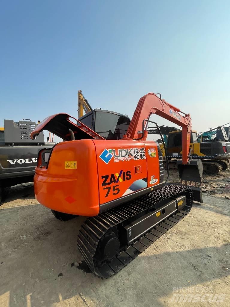 Hitachi ZX 75 Kāpurķēžu ekskavatori
