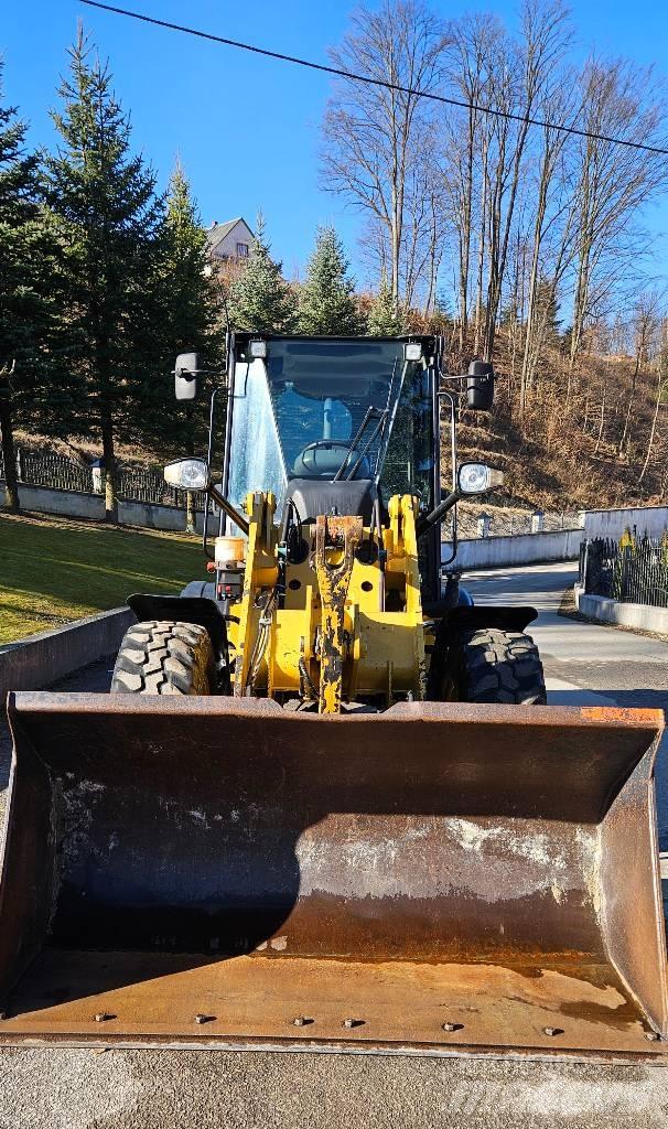 CAT 908 M Iekrāvēji uz riteņiem