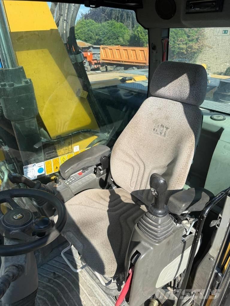 CAT M 316F Ekskavatori uz riteņiem