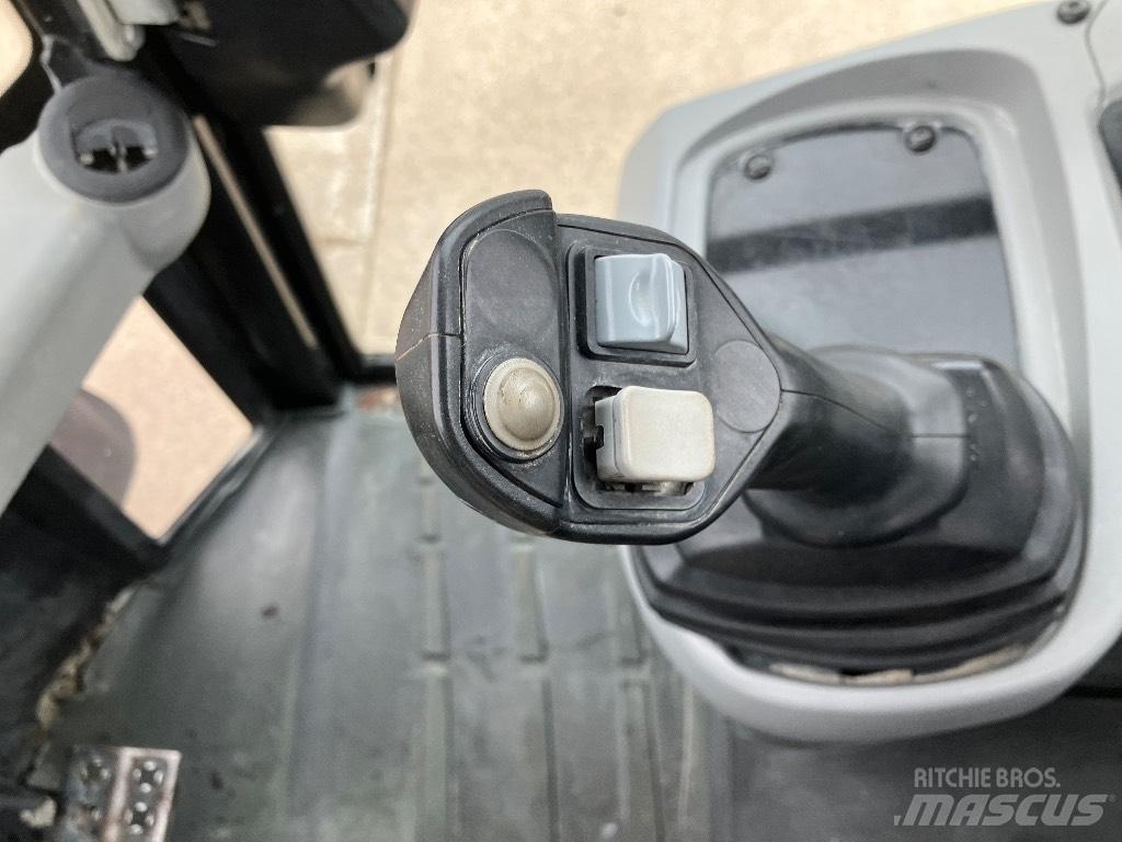 CAT 906 H Iekrāvēji uz riteņiem