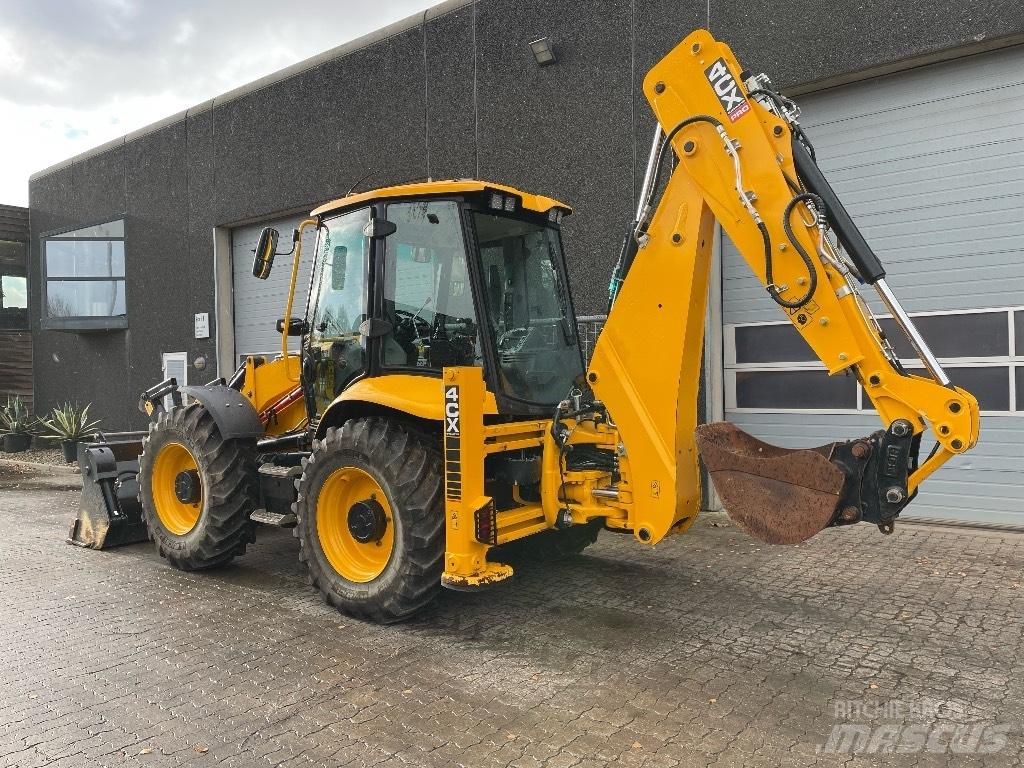 JCB 4CX Pro Ekskavatori-iekrāvēji