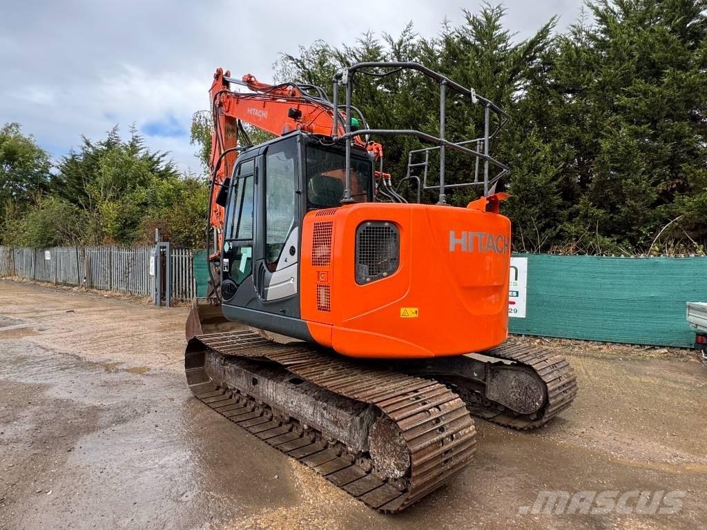 Hitachi ZX 135 US-5B Kāpurķēžu ekskavatori