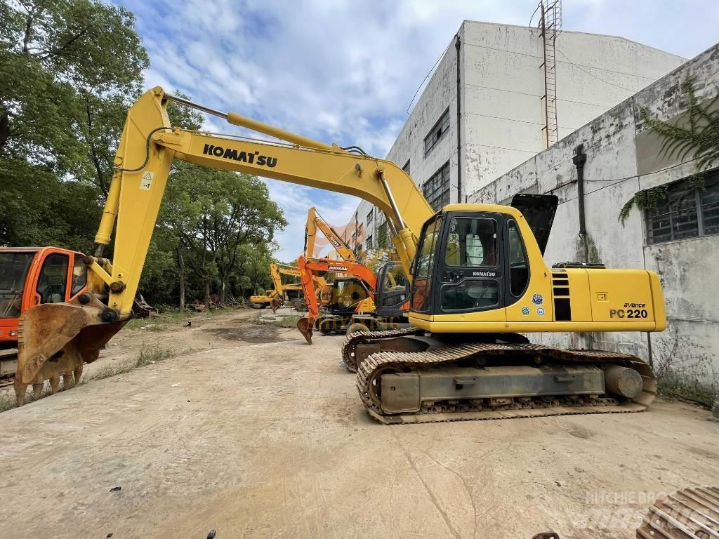 Komatsu PC 220 Kāpurķēžu ekskavatori