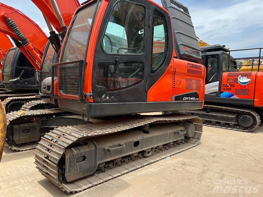Doosan DX140 Kāpurķēžu ekskavatori